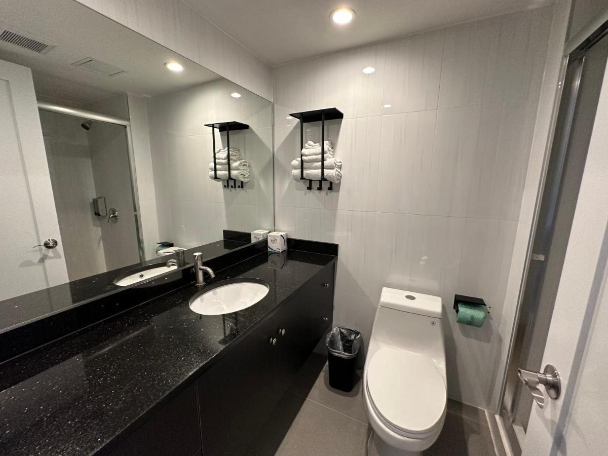Regal Inn & Suites New York Laguardia Hotel Eksteriør bilde