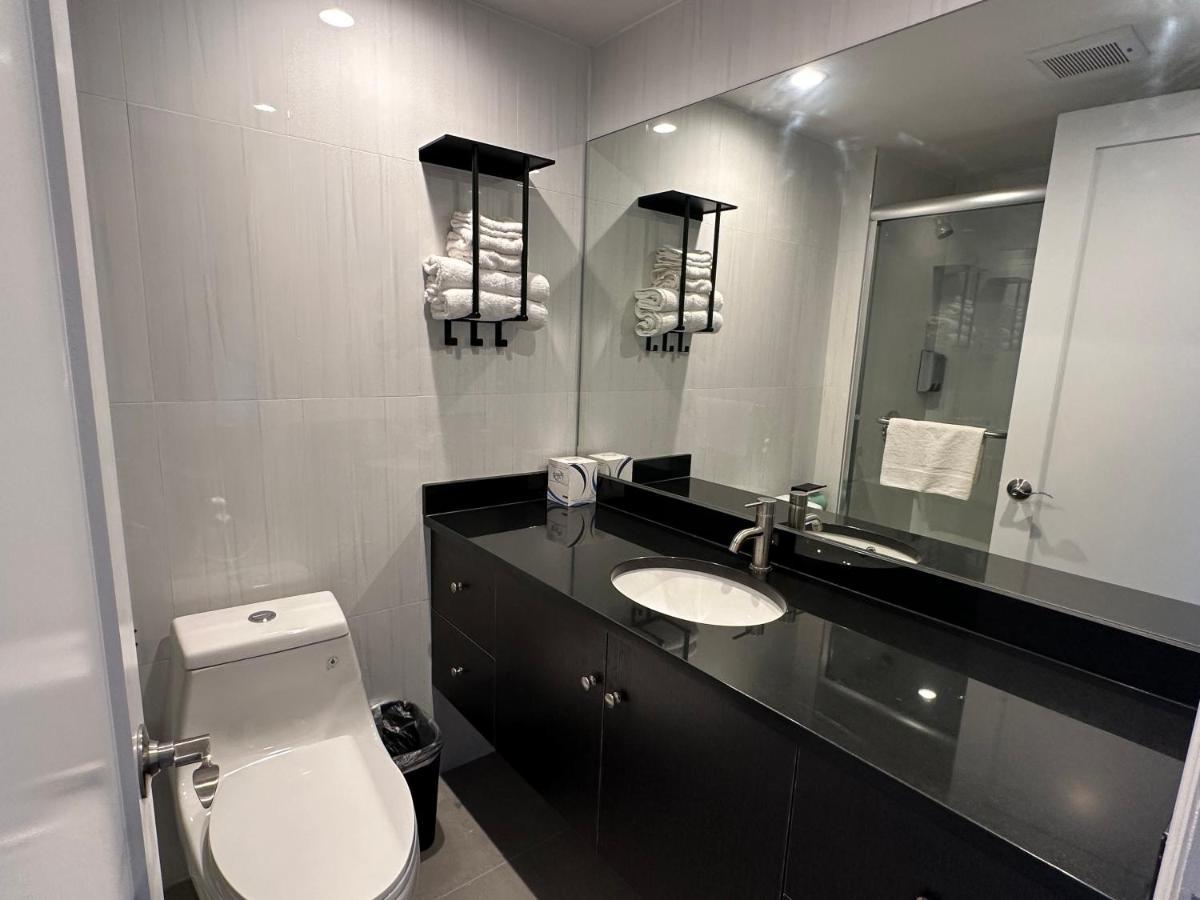 Regal Inn & Suites New York Laguardia Hotel Eksteriør bilde