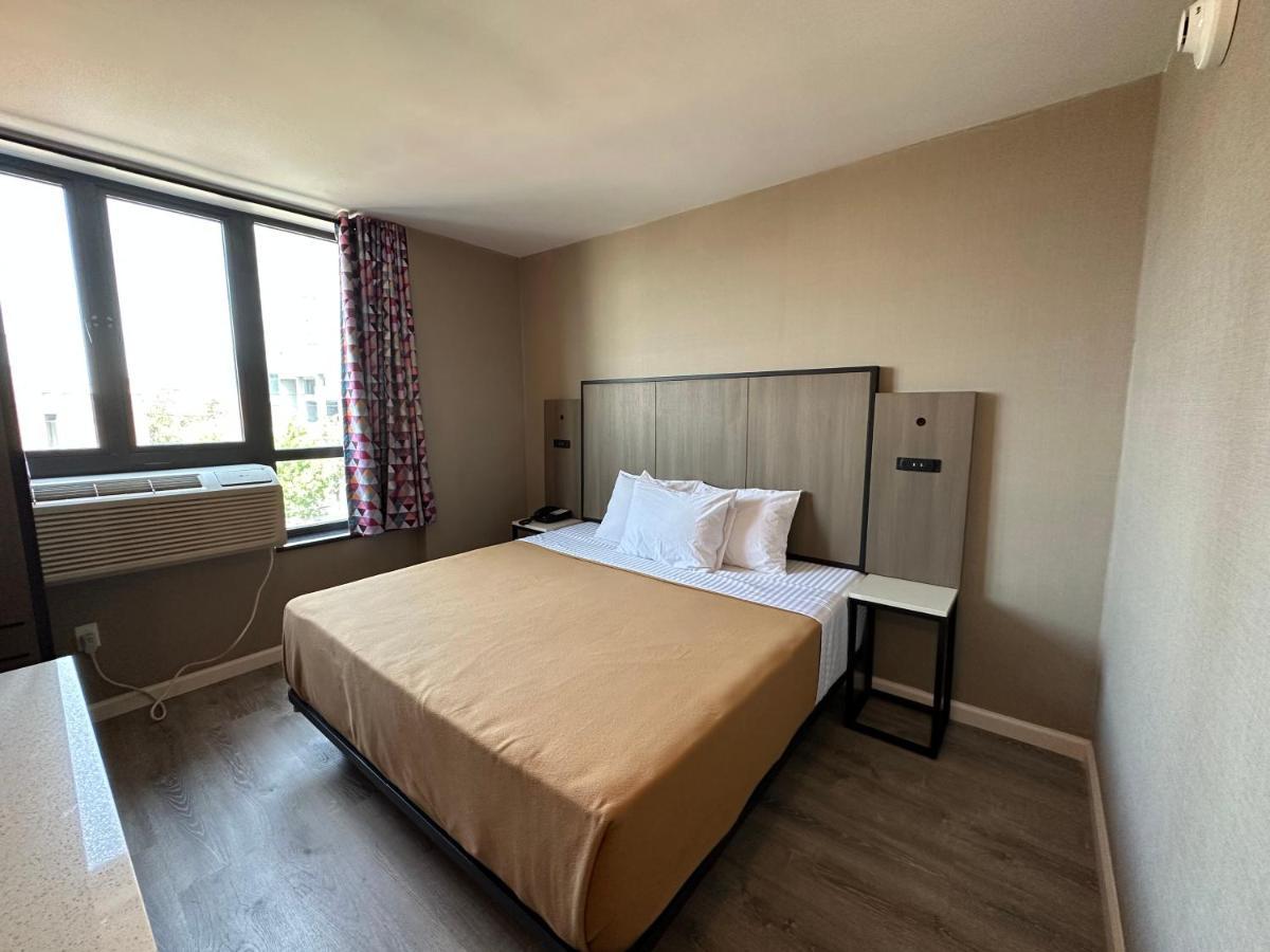 Regal Inn & Suites New York Laguardia Hotel Eksteriør bilde